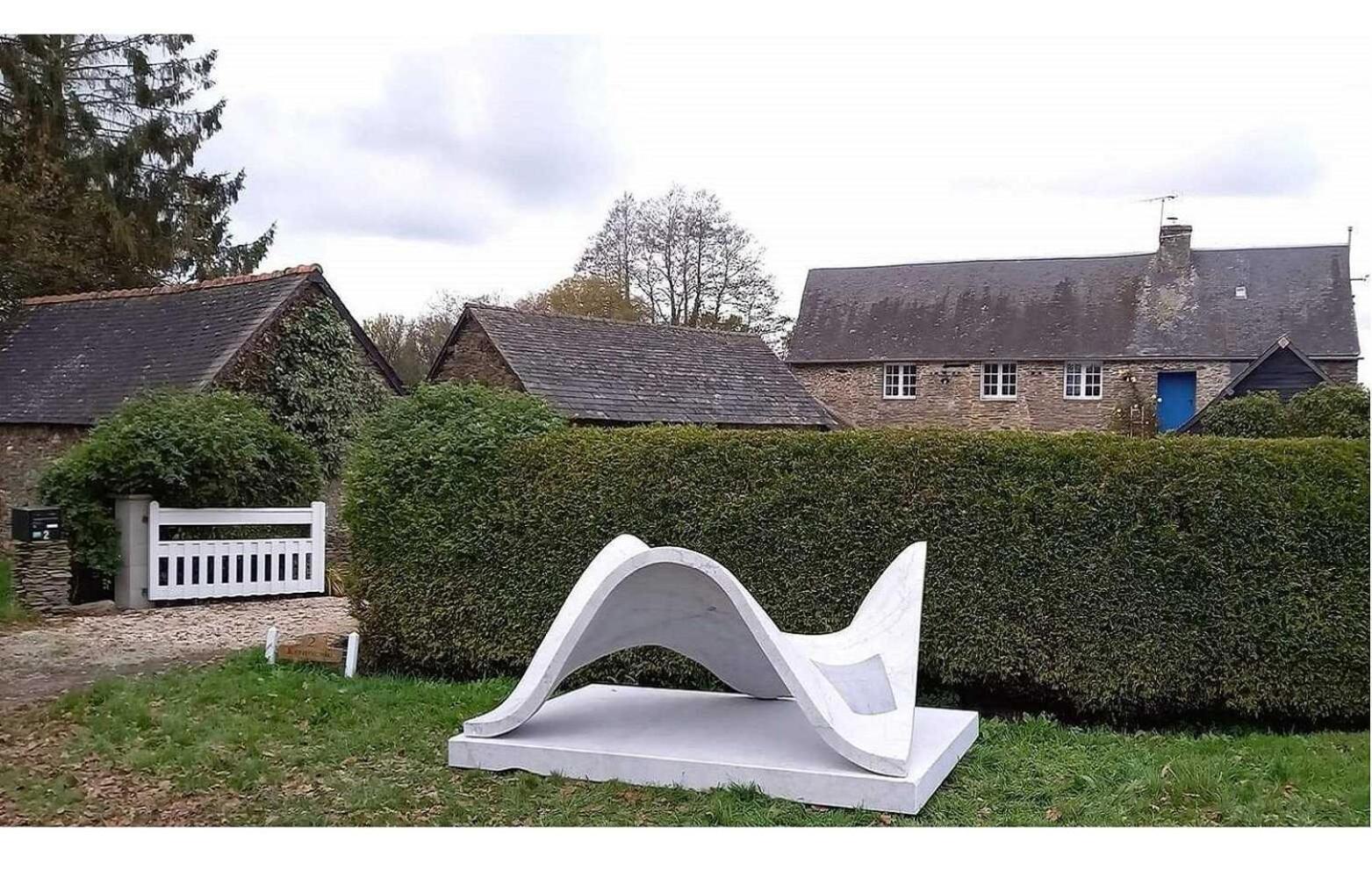 Le Parfum Des Fleurs Bed & Breakfast Plussulien Exterior foto
